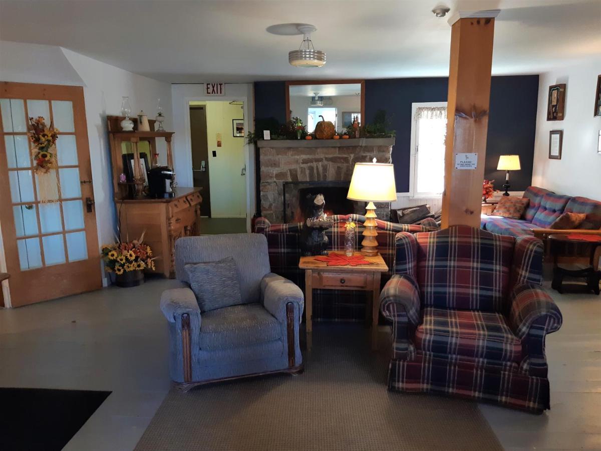 Miners' Bay Lodge Minden エクステリア 写真